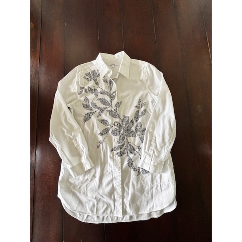 Chico’s Size 1 (8)‎ White Button Front Shirt Black Floral Print Long Sleeve